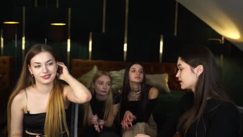 Snapshot of sheryl_elegance chatting on 12.17.24 Sheryl online show from 12.17.24