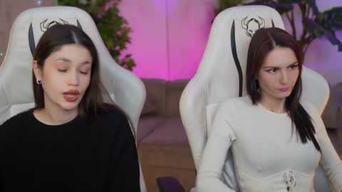 Snapshot of sheryl_elegance chatting on 01.21.25 Sheryl online show from 01.21.25