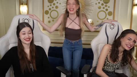 Snapshot of sheryl_elegance chatting on 02.04.25 Sheryl online show from 02.04.25