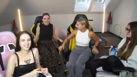 Snapshot of sheryl_elegance chatting on 09.24.25 Sheryl online show from 09.24.25