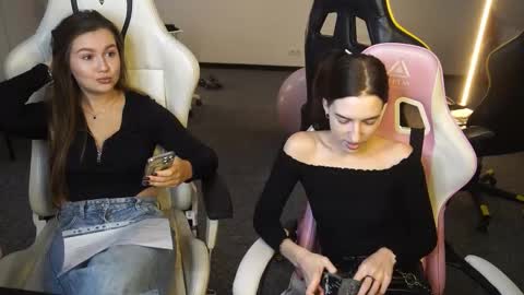 Snapshot of sheryl_elegance chatting on 10.03.25 Sheryl online show from 10.03.25