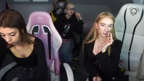 Snapshot of sheryl_elegance chatting on 10.15.25 Sheryl online show from 10.15.25