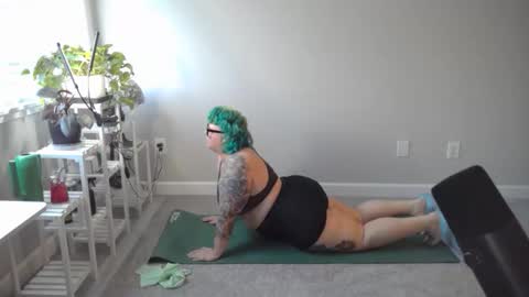 Snapshot of sheshyneshy chatting on 02.03.26 Shesh online show from 02.03.26