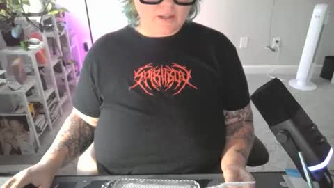 Snapshot of sheshyneshy chatting on 04.06.26 Shesh online show from 04.06.26