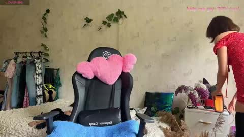 Snapshot of sheslike_firstlove chatting on 05.18.26 Vanessa online show from 05.18.26
