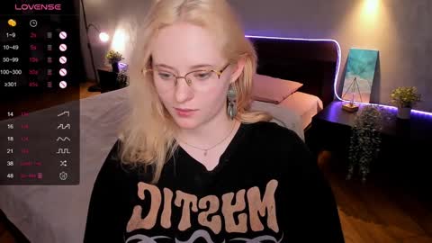 Hello guys my name is Aemilia online show from 02.04.25