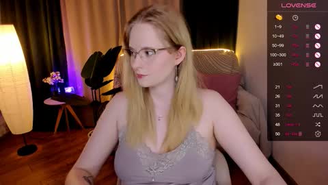 Hello guys my name is Aemilia online show from 09.12.25