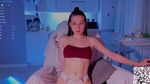 Snapshot of shey1i chatting on 12.14.24 Sheyli online show from 12.14.24