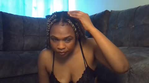 Snapshot of shiksmson chatting on 11.28.25 shiksmson online show from 11.28.25