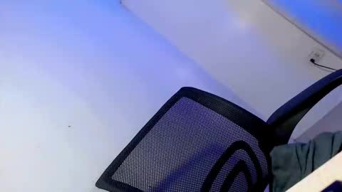 HAPPY BIRTHDAY online show from 04.28.26