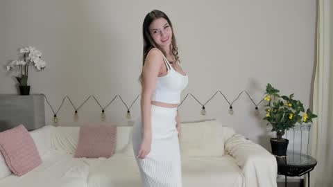 Snapshot of shine_chanel chatting on 12.06.24 Chanel online show from 12.06.24