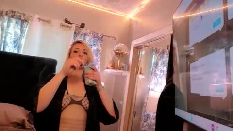 lia pnelli online show from 03.04.26