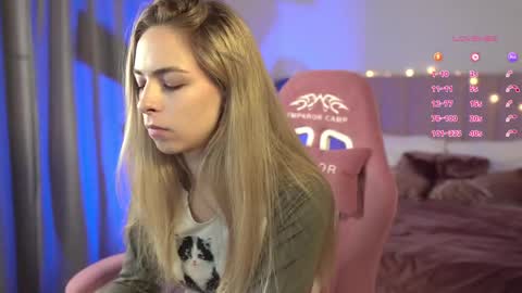 Snapshot of shinybarbie chatting on 09.19.25 Julia online show from 09.19.25