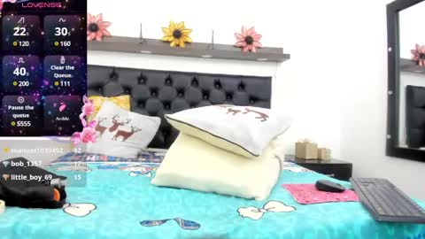 Snapshot of shira_sexylove chatting on 02.05.25 shira_sexylove online show from 02.05.25