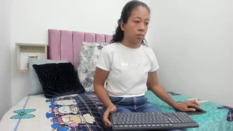 Snapshot of shira_sexylove chatting on 02.06.25 shira_sexylove online show from 02.06.25