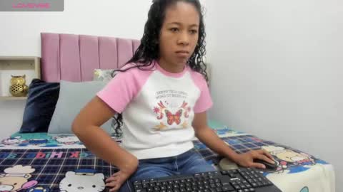 Snapshot of shira_sexylove chatting on 02.14.25 shira_sexylove online show from 02.14.25