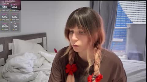 Im Lilu Rosenblum  Guys I have   ----Ill be glad to see you there online show from 09.18.25