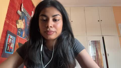 Snapshot of shirleendurrah chatting on 04.04.26 Karin online show from 04.04.26