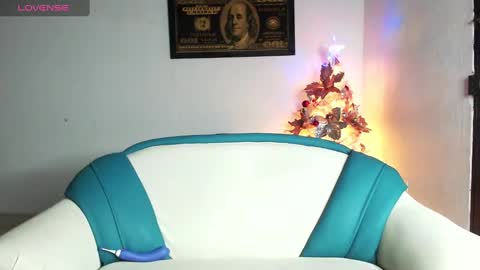 Snapshot of shirleyeduard chatting on 12.04.24 shirleyeduard online show from 12.04.24