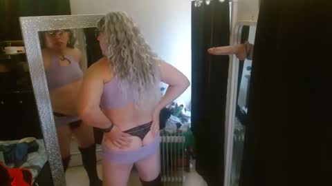 Snapshot of shirleyjo chatting on 01.18.26 sarah online show from 01.18.26