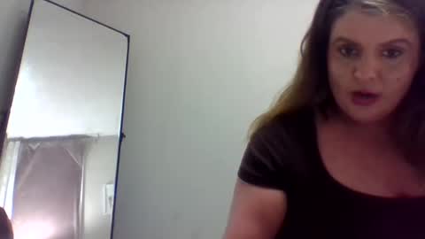 Snapshot of shmuberryfarms chatting on 10.09.25 shmooinaround online show from 10.09.25