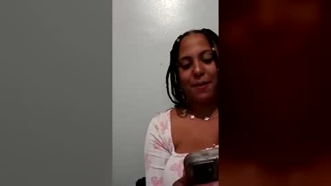 Snapshot of shockingtitz chatting on 07.21.26 spanish princess online show from 07.21.26
