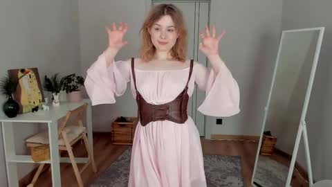 Snapshot of shoggothy chatting on 09.18.25 Agatha online show from 09.18.25