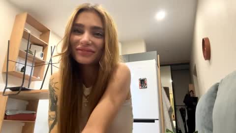 Snapshot of shondratresca chatting on 05.31.26 Sky online show from 05.31.26