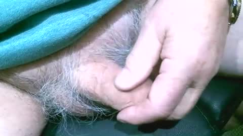 Snapshot of shootertog chatting on 12.01.25 shootertog online show from 12.01.25