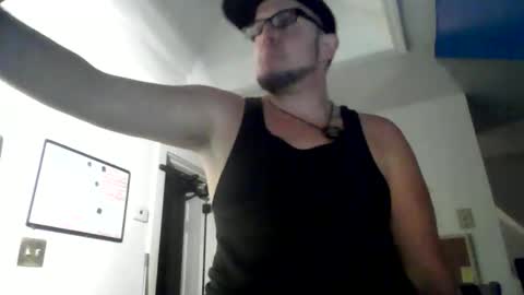 Snapshot of shortmel chatting on 10.18.25 shortmel online show from 10.18.25