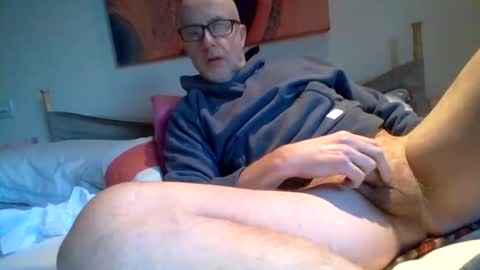 Snapshot of shosting chatting on 01.11.25 JJ online show from 01.11.25