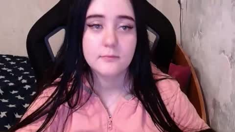 Snapshot of show_for_you chatting on 12.04.24 show_for_you online show from 12.04.24