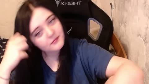 Snapshot of show_for_you chatting on 12.10.24 show_for_you online show from 12.10.24