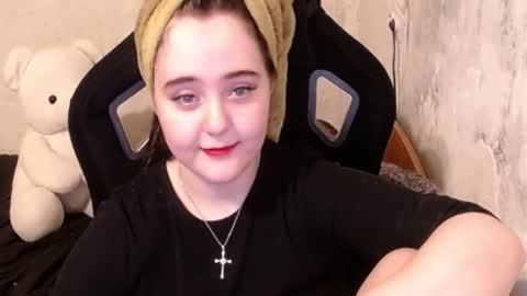 Snapshot of show_for_you chatting on 12.18.24 show_for_you online show from 12.18.24