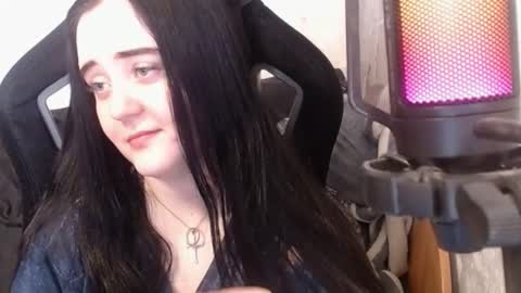 Snapshot of show_for_you chatting on 03.05.25 show_for_you online show from 03.05.25