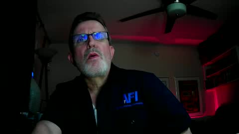 Snapshot of shrewtamer chatting on 12.11.24 shrewtamer online show from 12.11.24