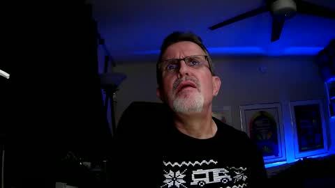 Snapshot of shrewtamer chatting on 12.12.24 shrewtamer online show from 12.12.24