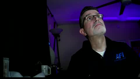 Snapshot of shrewtamer chatting on 12.28.24 shrewtamer online show from 12.28.24