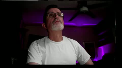 Snapshot of shrewtamer chatting on 01.05.25 shrewtamer online show from 01.05.25