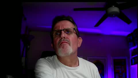 Snapshot of shrewtamer chatting on 01.18.25 shrewtamer online show from 01.18.25