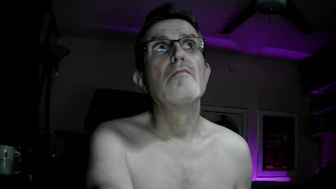 Snapshot of shrewtamer chatting on 01.25.25 shrewtamer online show from 01.25.25