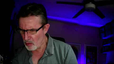 Snapshot of shrewtamer chatting on 01.27.25 shrewtamer online show from 01.27.25