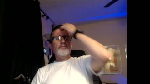 Snapshot of shrewtamer chatting on 02.18.25 shrewtamer online show from 02.18.25