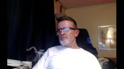 Snapshot of shrewtamer chatting on 02.25.25 shrewtamer online show from 02.25.25