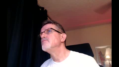 Snapshot of shrewtamer chatting on 02.26.25 shrewtamer online show from 02.26.25