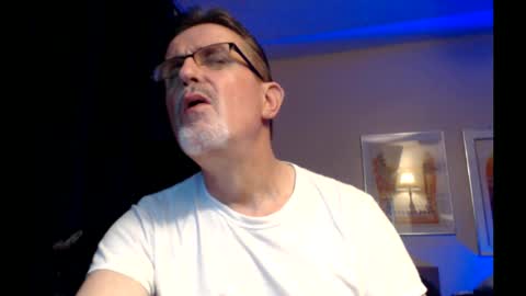 Snapshot of shrewtamer chatting on 02.27.25 shrewtamer online show from 02.27.25