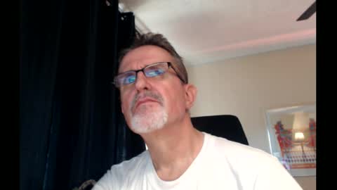 Snapshot of shrewtamer chatting on 03.04.25 shrewtamer online show from 03.04.25