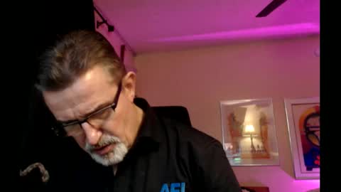 Snapshot of shrewtamer chatting on 03.05.25 shrewtamer online show from 03.05.25