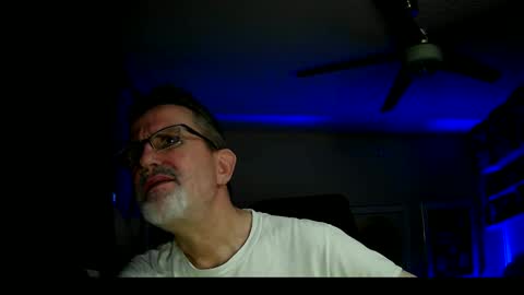 Snapshot of shrewtamer chatting on 03.11.25 shrewtamer online show from 03.11.25