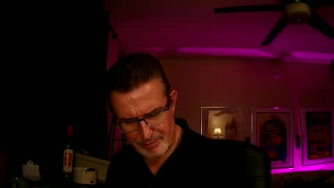 Snapshot of shrewtamer chatting on 09.13.25 shrewtamer online show from 09.13.25